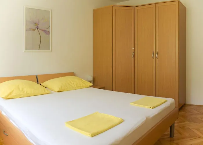Iskra Apartman Slatine